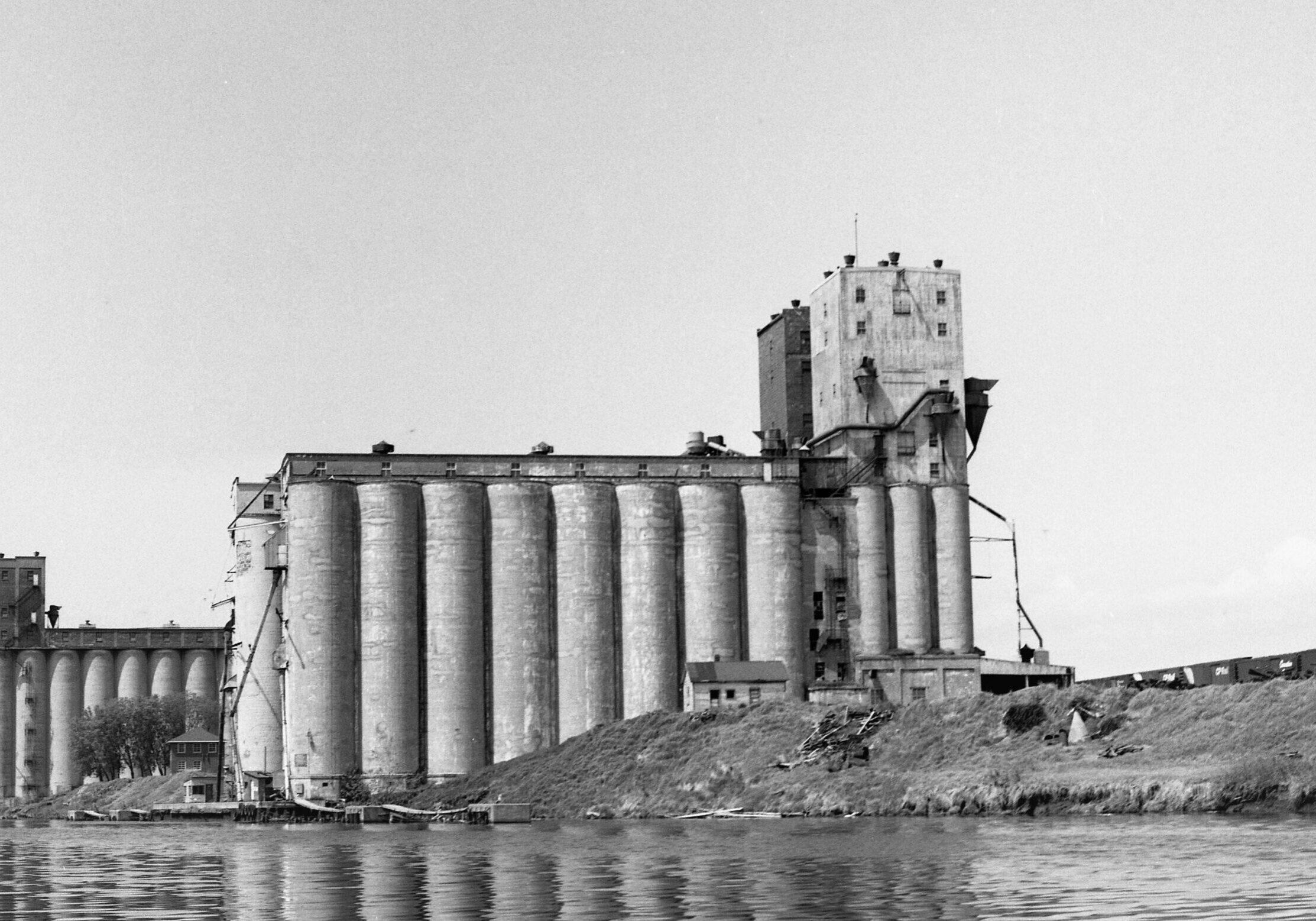 black and white photo of elevator from the port