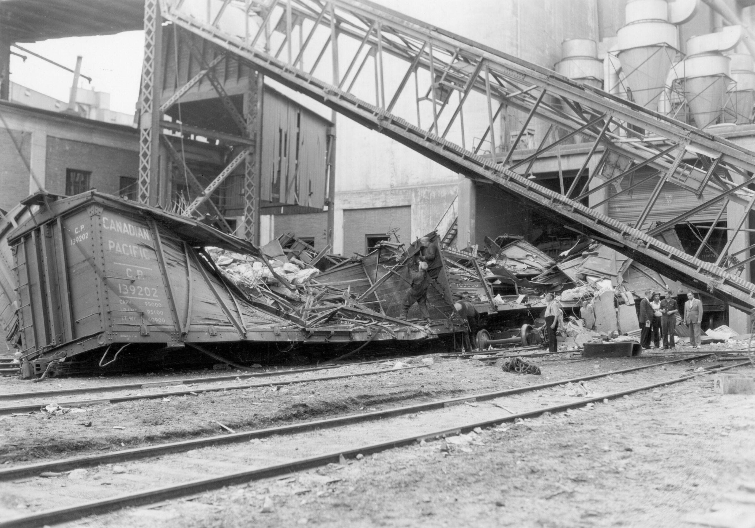 SASKATCHEWAN COOPERATIVE 5 EXPLOSION Office Left Conveyor Gallery From Annex 1 Trackshed & Workhouse Paterson Archives 6734